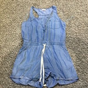 Pink Lily | Romper | Medium | Chambray | Pockets